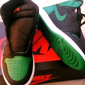 NEW! Jordan 1 Retro High OG - Pine Green